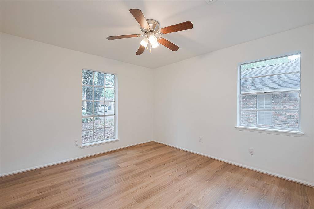 Another secondary bedroom (2)