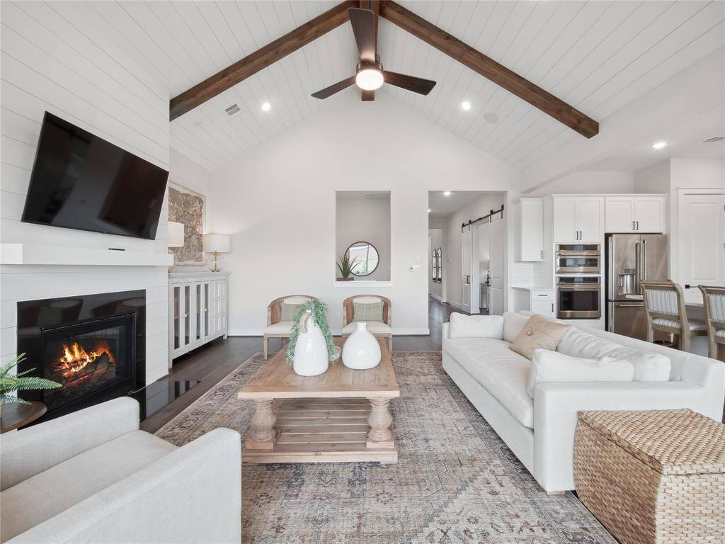 Fabulous great room with fireplace and high ceilings (*Photo not of actual home and used for illustration purposes only.)
