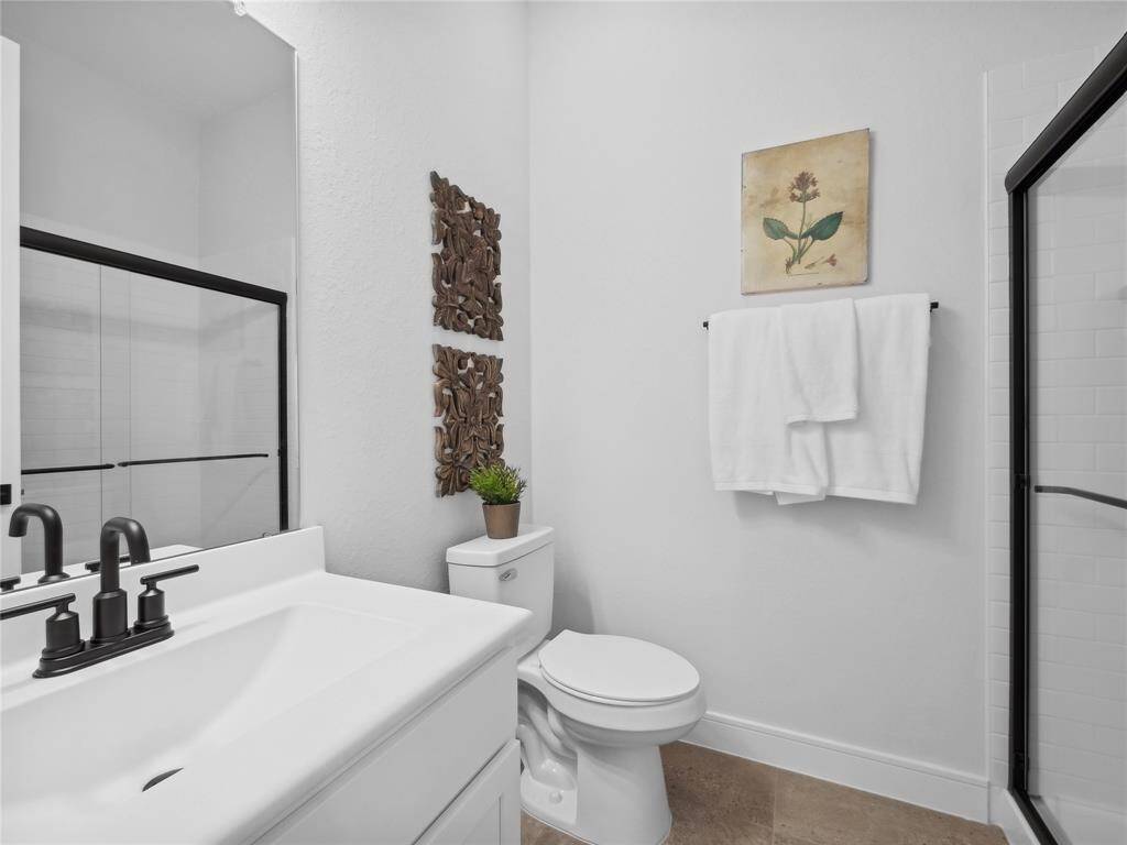 En-suite bathroom in Bedroom 2 (*Photo not of actual home and used for illustration purposes only.)