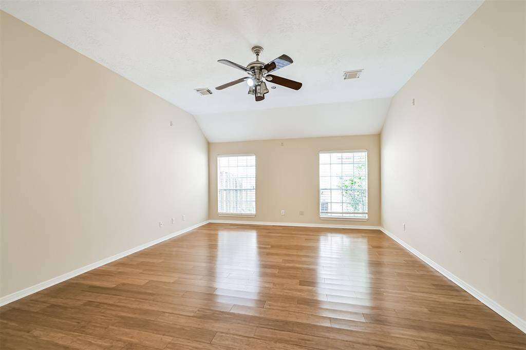 Flex Room  16 X 18