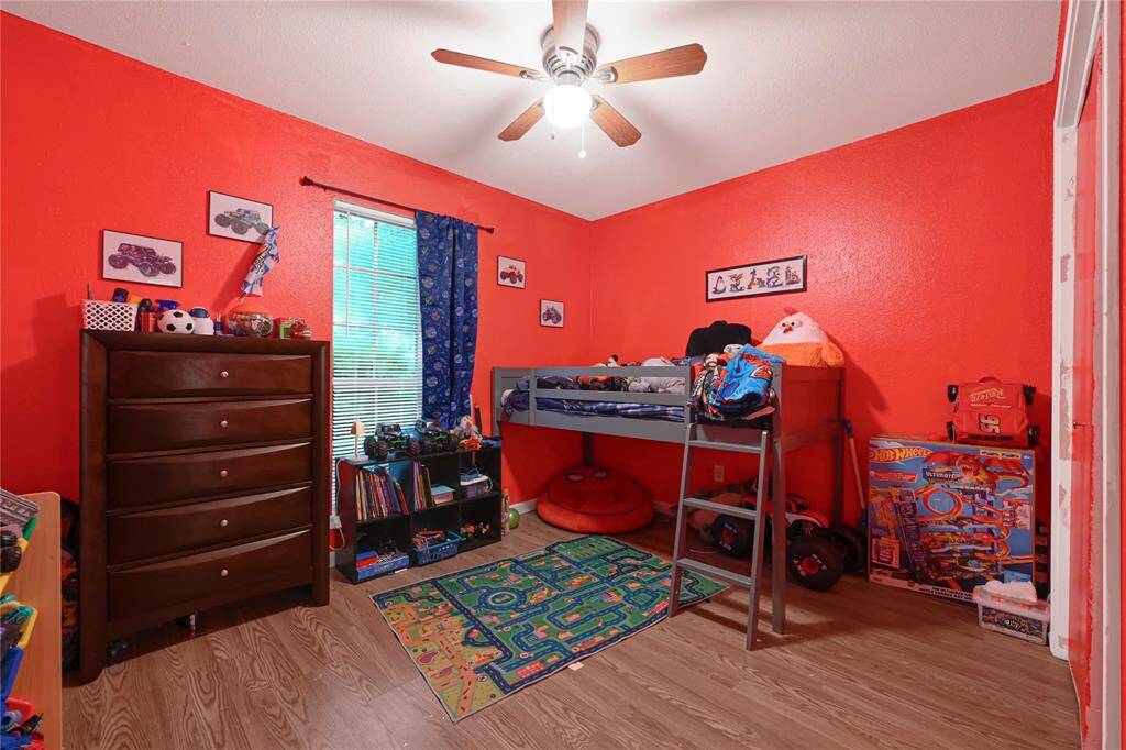 Bedroom number 3 also enjoys its very own ceiling fan.
