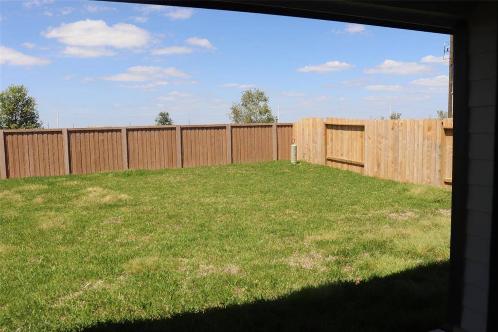 Covered patio - perfect for entertaining