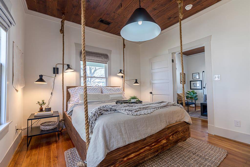 Front House: Bedroom 1