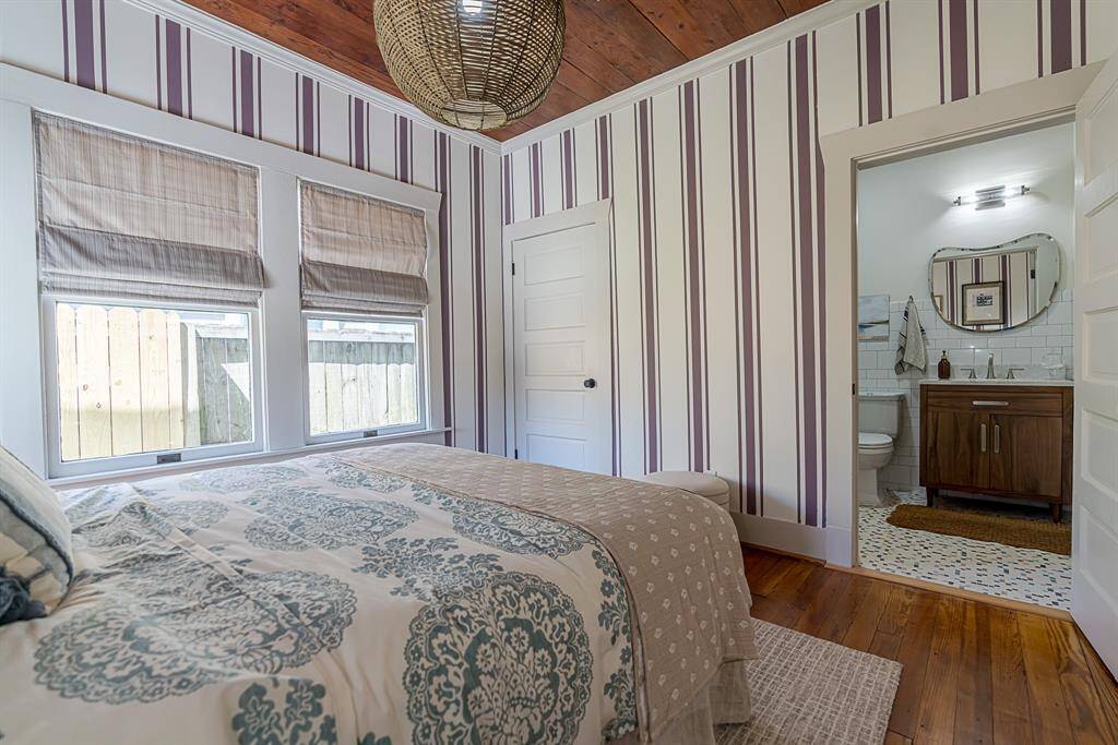 Front House: Bedroom 2