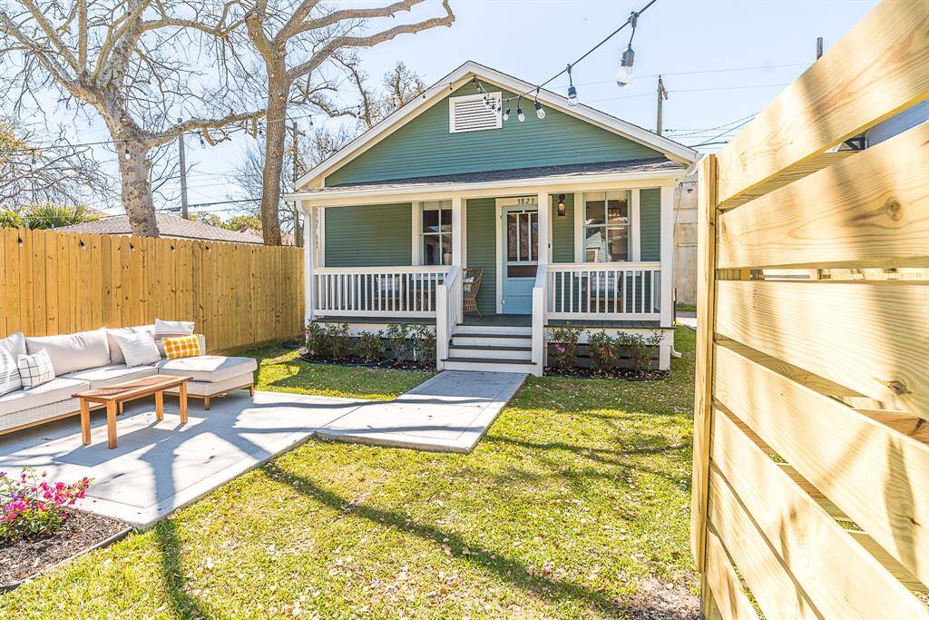 Back House features 2 bedrooms and 1 bath with 570 sq feet