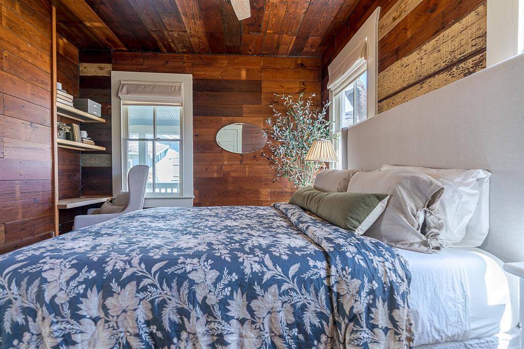 Back House: Bedroom 1
