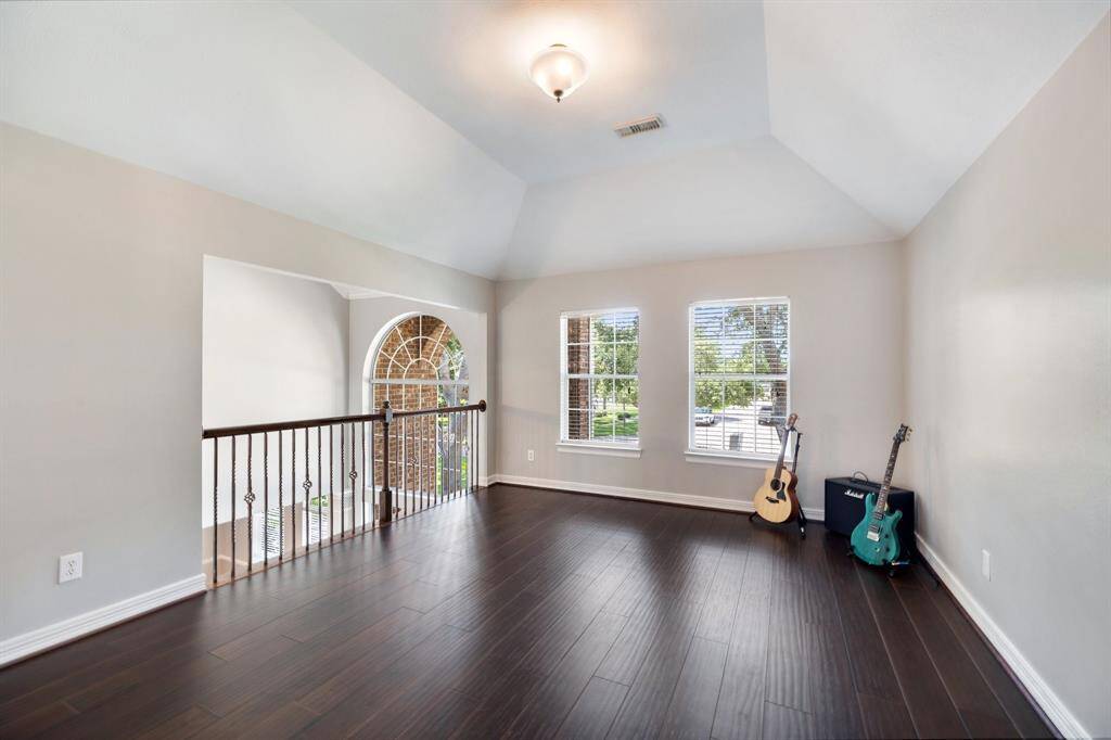 Modern living not only requires flex space but it demands it. Utilize the massive upstairs loft as a home gym, telecommuting office, or a dedicated homeschooling/distance learning room.