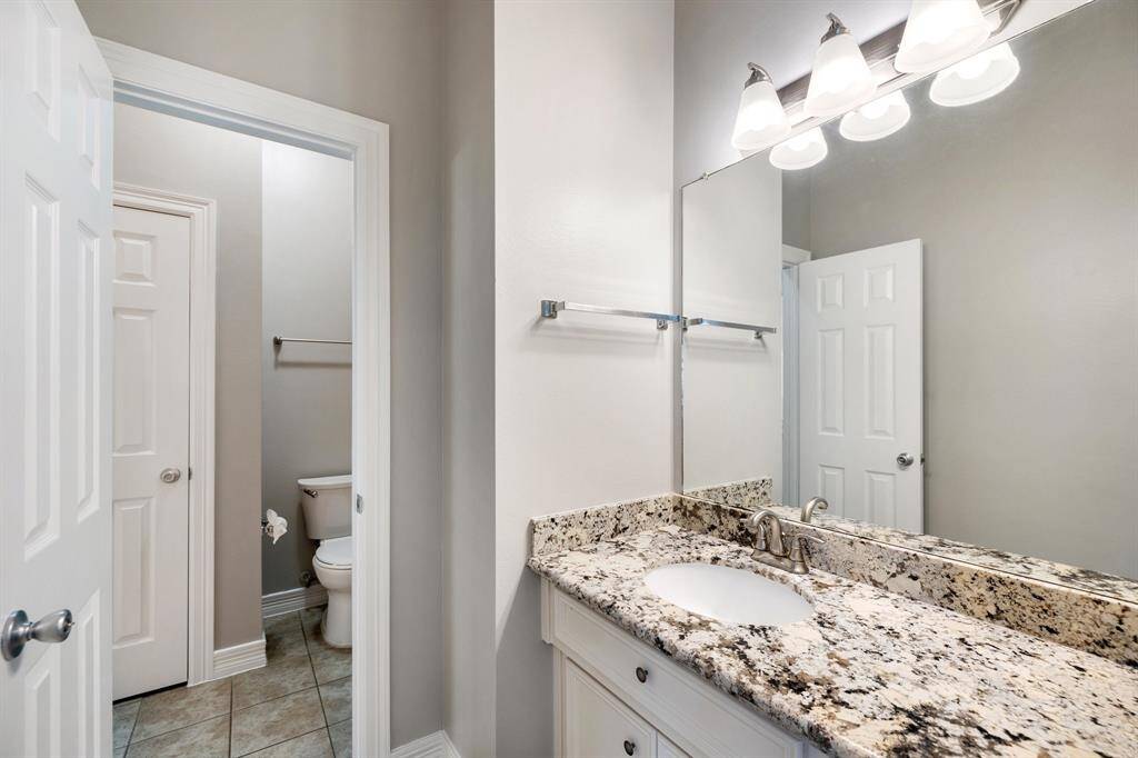 Jack-and-Jill bathrooms are especially welcome additions to any home with multiple children, guests, or harmlessly quarrelsome family members! Everyone gets what they need and want with an abundant choice of options.