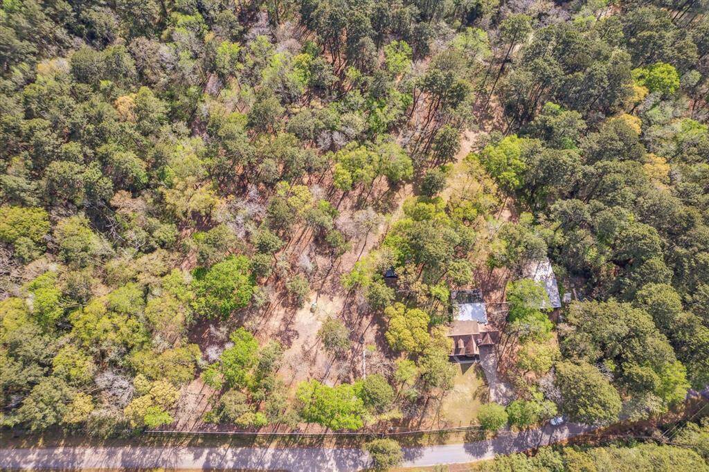 Fully fenced acreage – ideal for horses, livestock, or enjoying open space