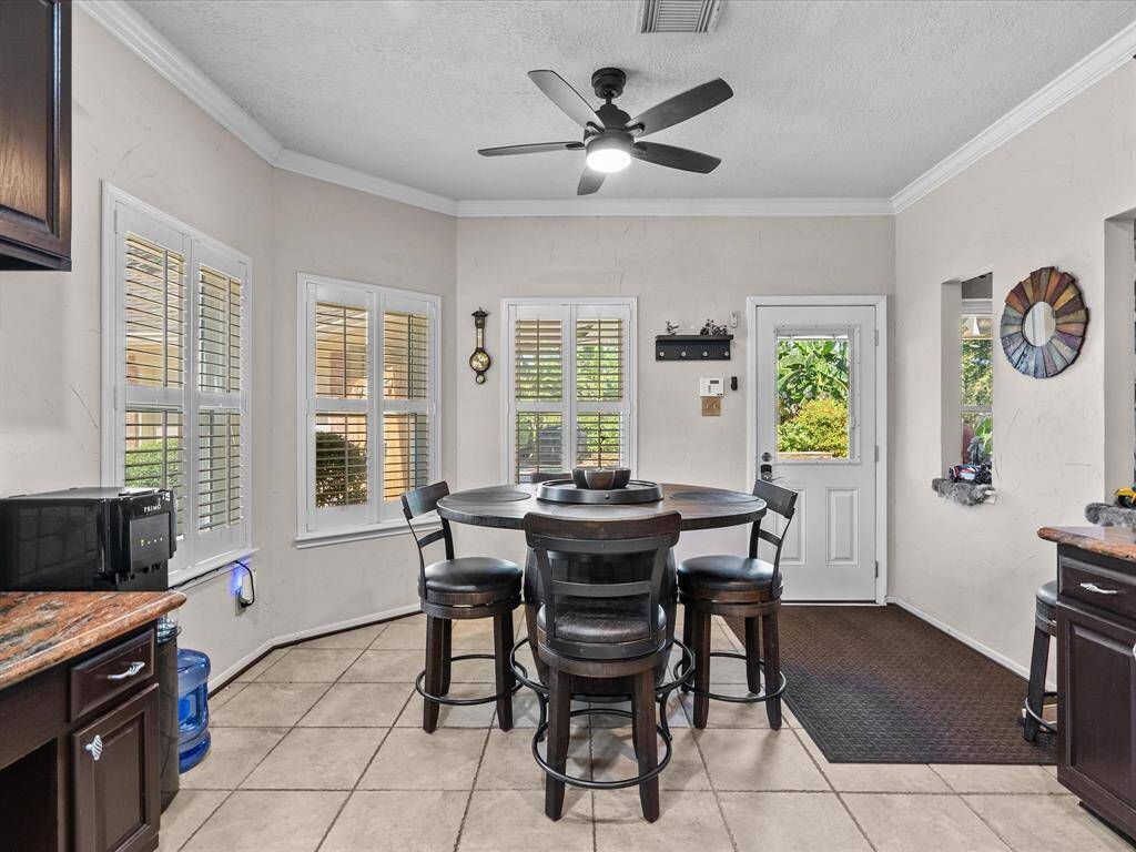 Breakfast nook to the side of the kitchen