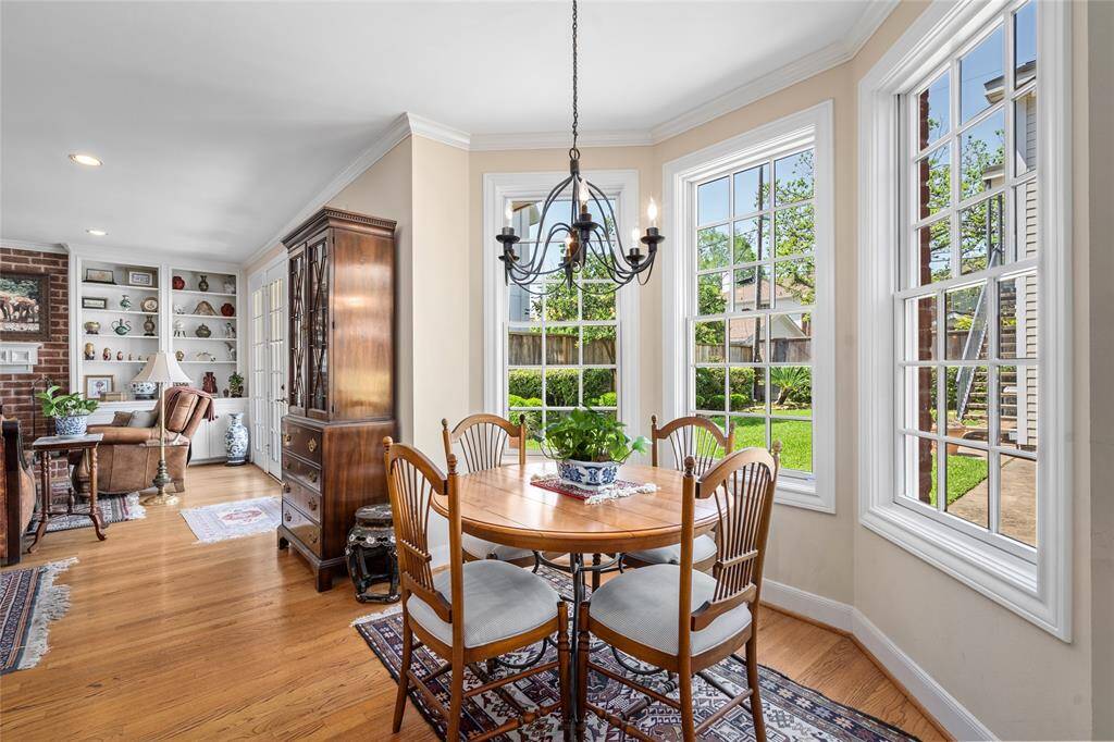 Great breakfast area to enjoy the morning.