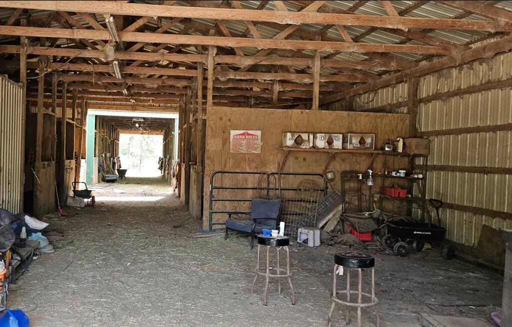2nd back barn 9-10 stalls