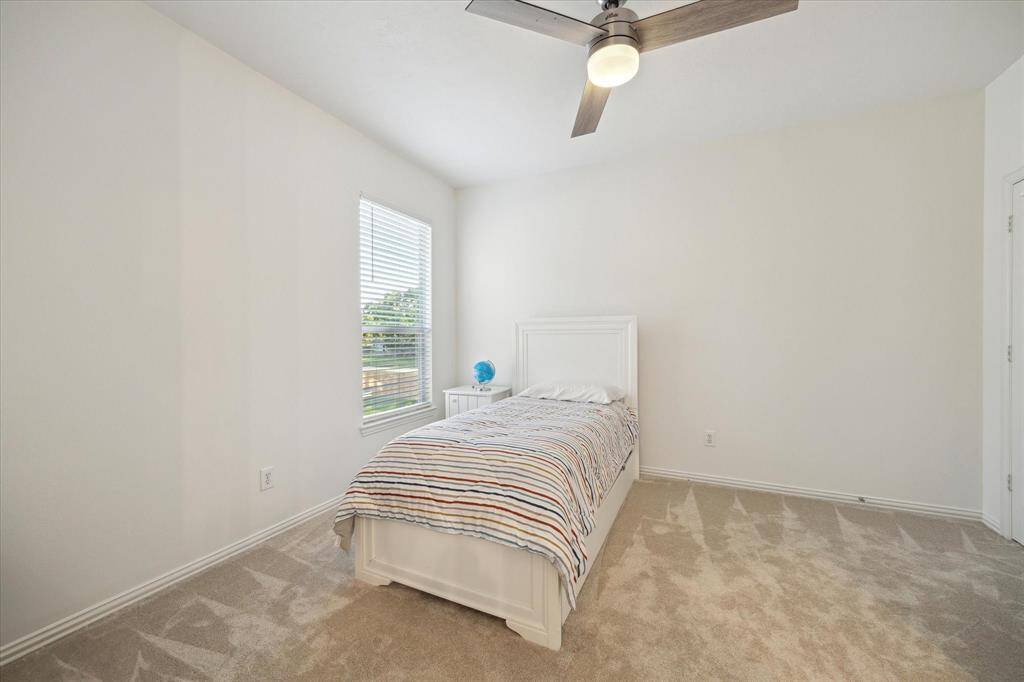 Large 4th bedroom.