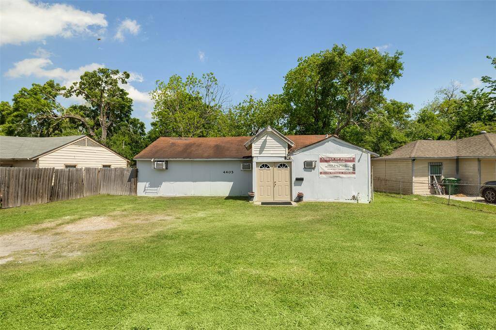 This lot presents a prime opportunity for redevelopment in a growing area of South Houston.