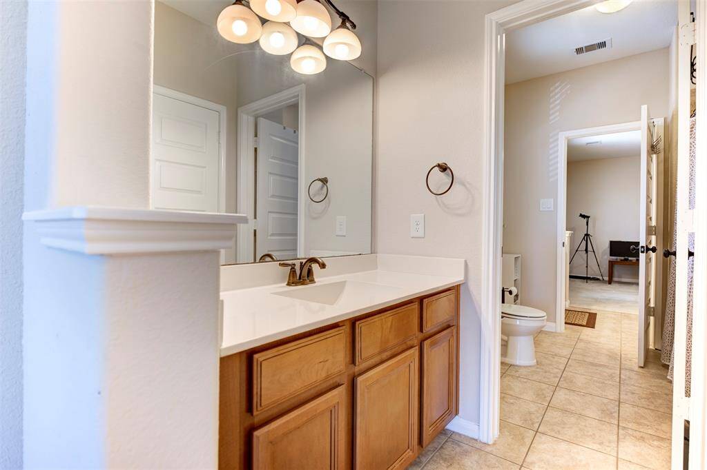Jack & Jill Bathroom