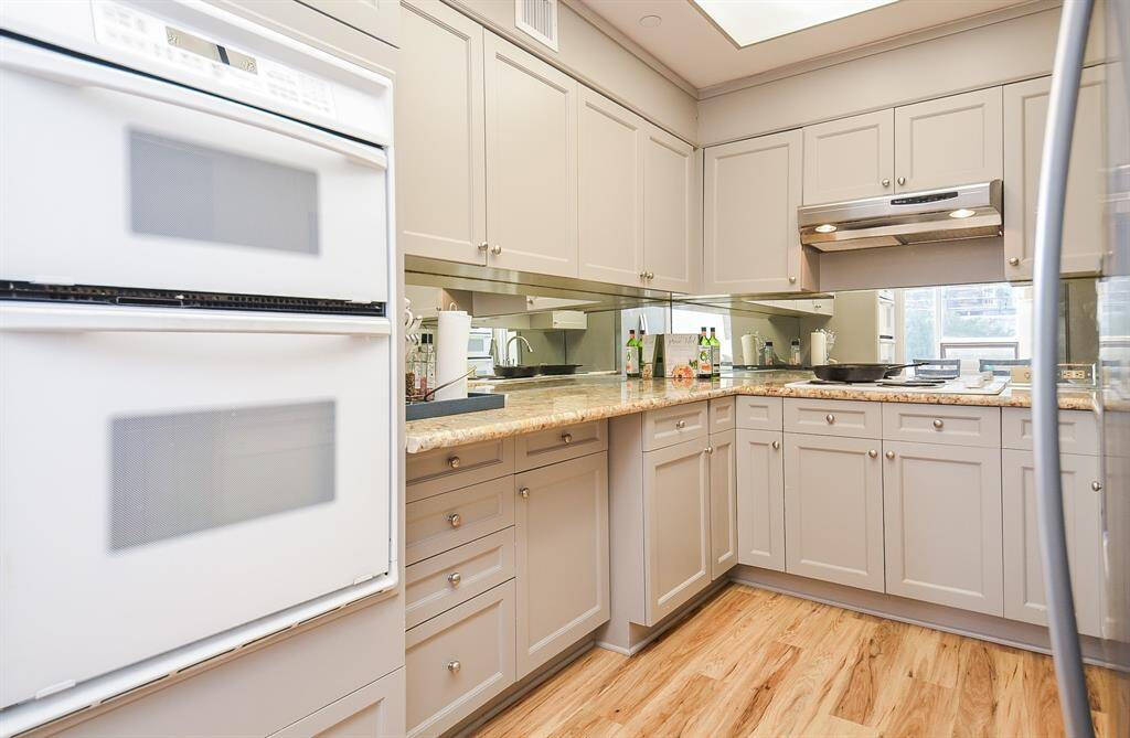 Another view of the kitchen
