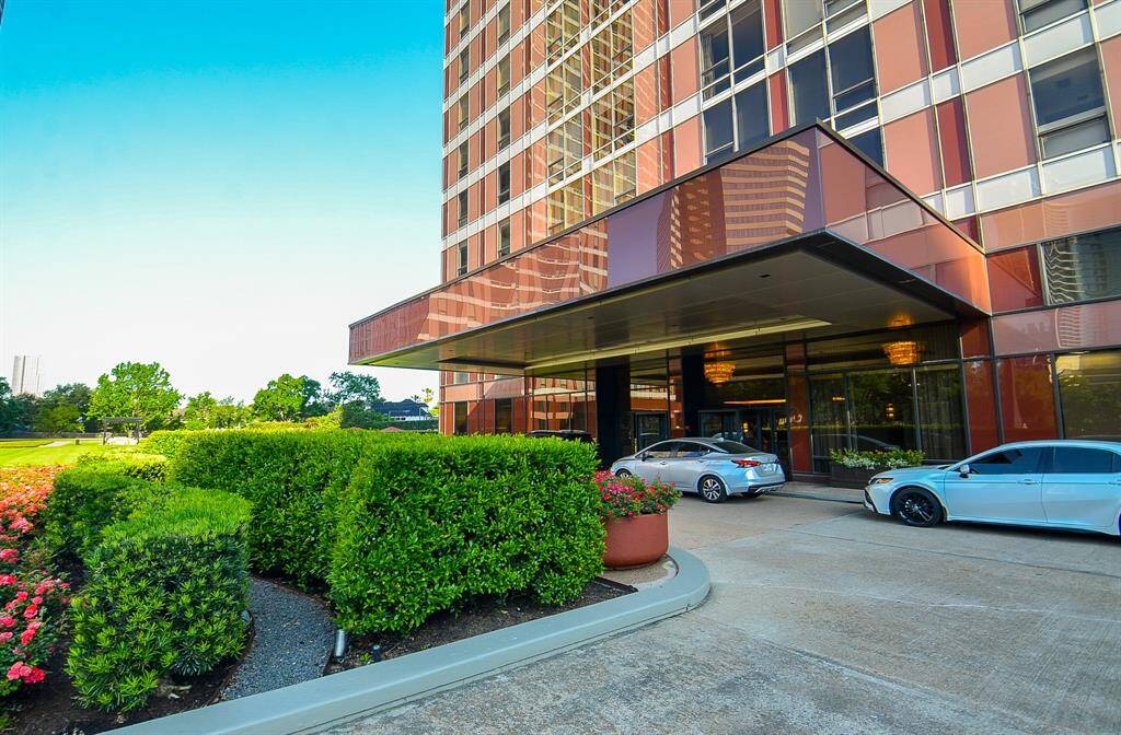 Complimentary Valet Service for residents and guests