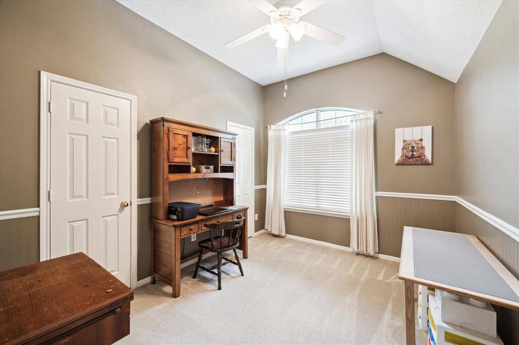 Secondary upstairs bedroom or flex room. Maybe an office ,workout or sewing room .