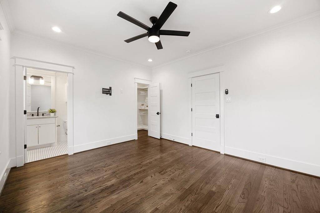 Spacious, bright and versatile – this secondary bedroom checks all the boxes, with walk-in closet and private en-suite bath.