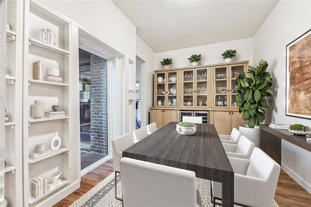 This transitional layout allows this light filled room found off the living room to serve its owners! A great dining space, sitting room/library, office and more.