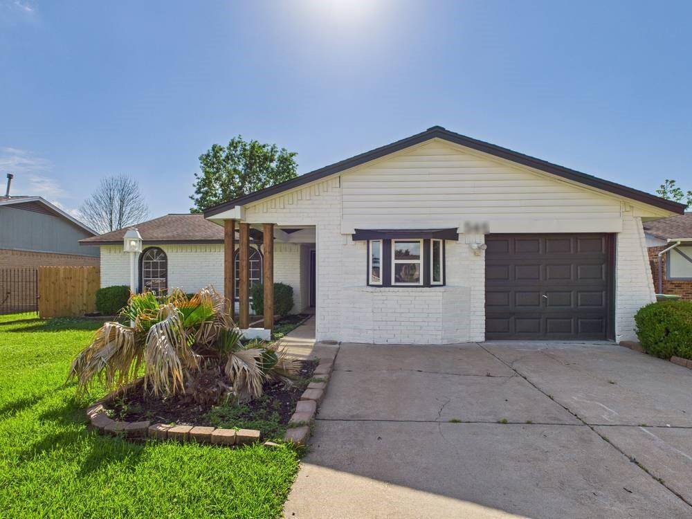 Modern Curb Appeal with a West Coast touch