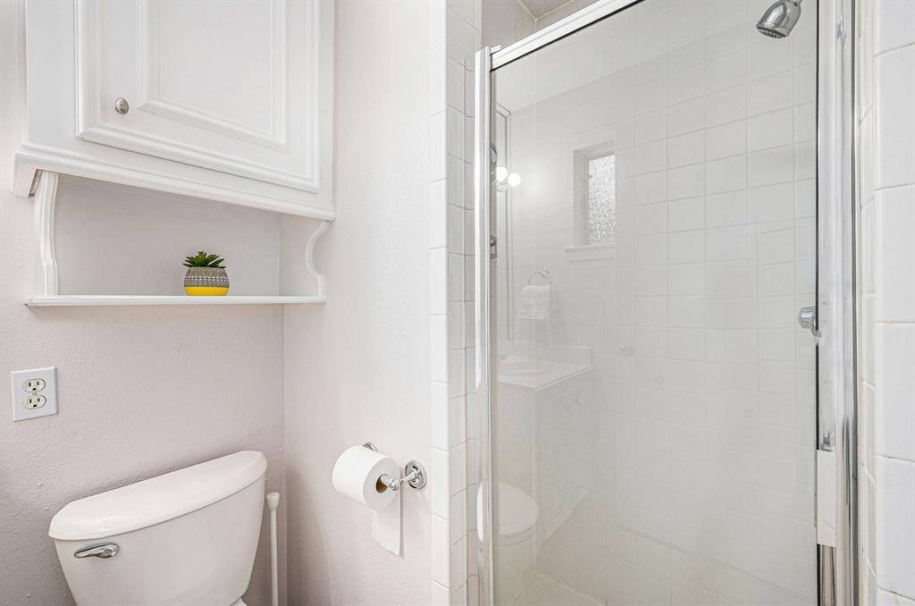 Primary bath has shower