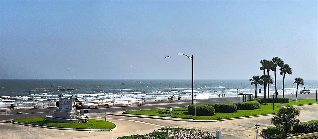 Get lost in the scenic Gulf view from your Casa Del Mar Condo. The clear blue sky, gentle waves, and palm trees, creating a serene and inviting beachside atmosphere. Ideal for those seeking a coastal lifestyle.