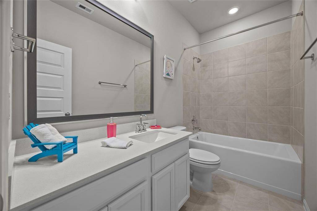 2nd full bath upstairs