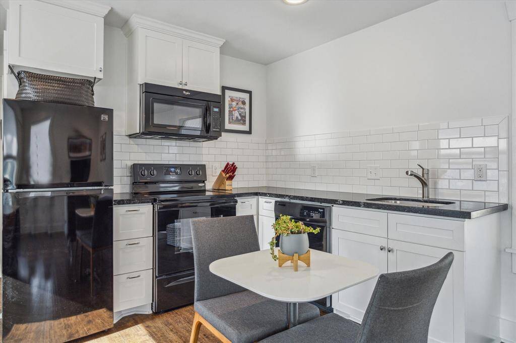 Mother-in-law suite kitchen.
