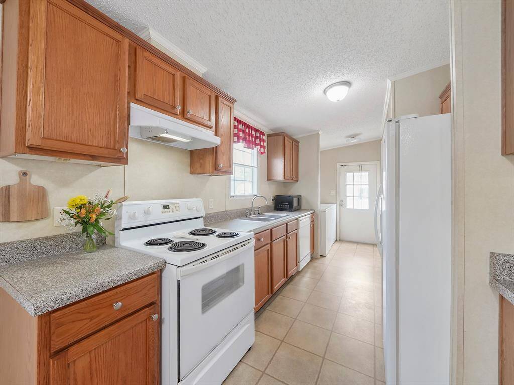 Ample counter space