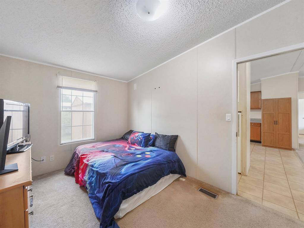 Guest Bedroom #1