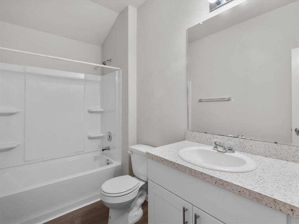 2nd Full Bathroom