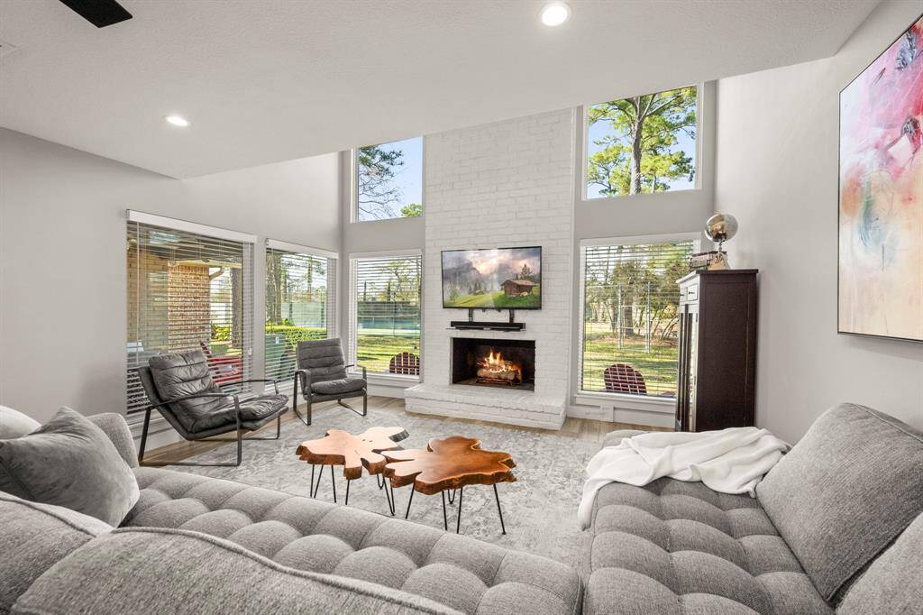Bright living area with built in workspace.