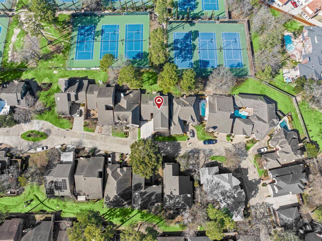 Perfect location in the heart of Klein!