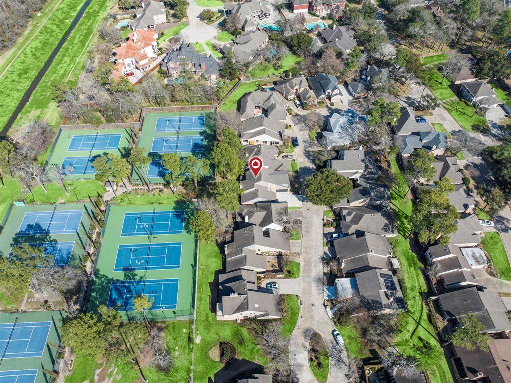 It's like living in a resort, Giammalva racquet club right out your back door.