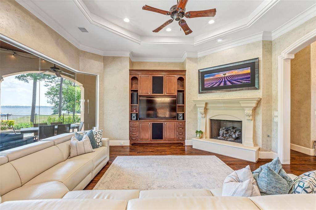 Living Area and views of Lake Conroe.