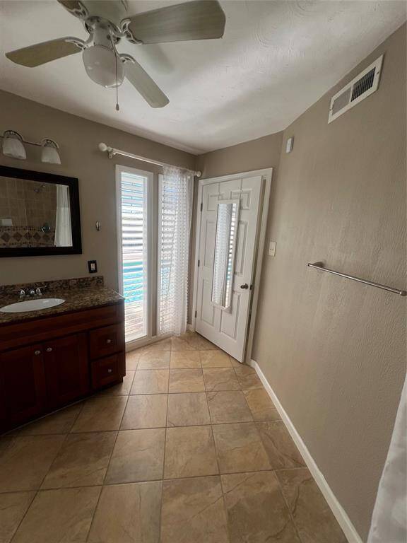 Primary bath, view of the pool.