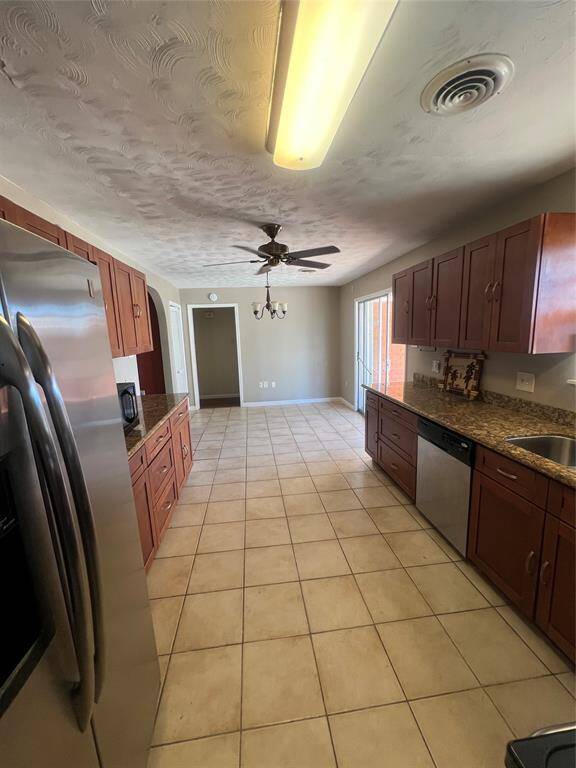 Picture from the kitchen to the breakfast area.