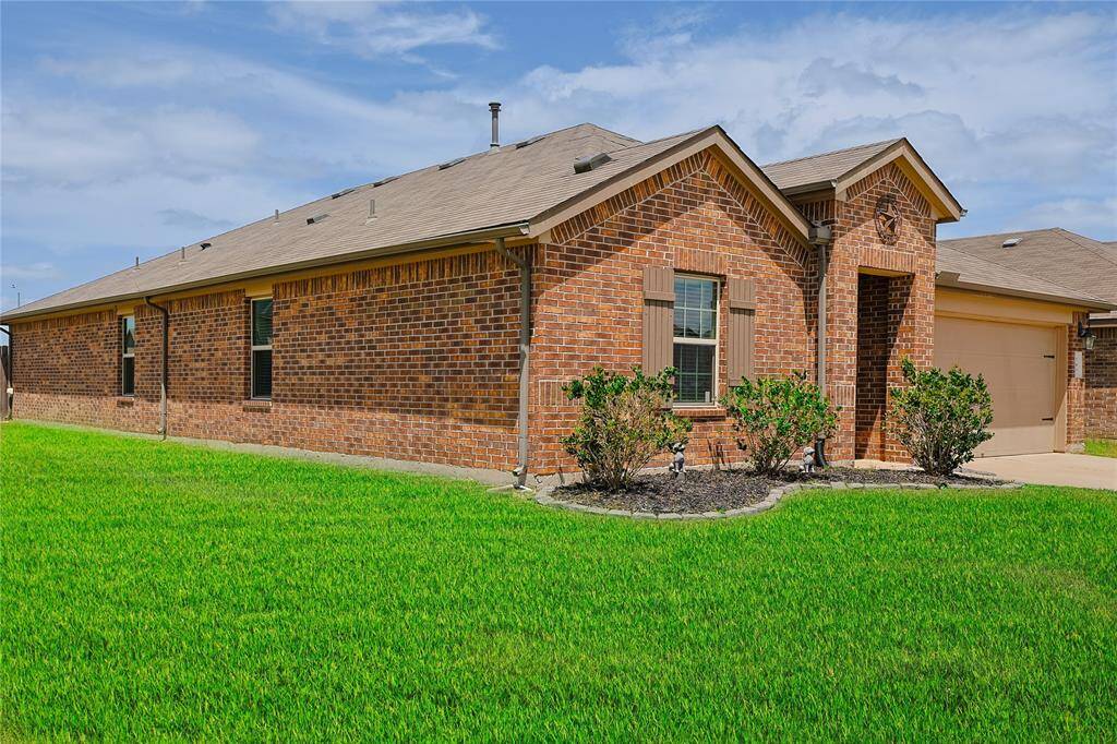 Corner lot side view