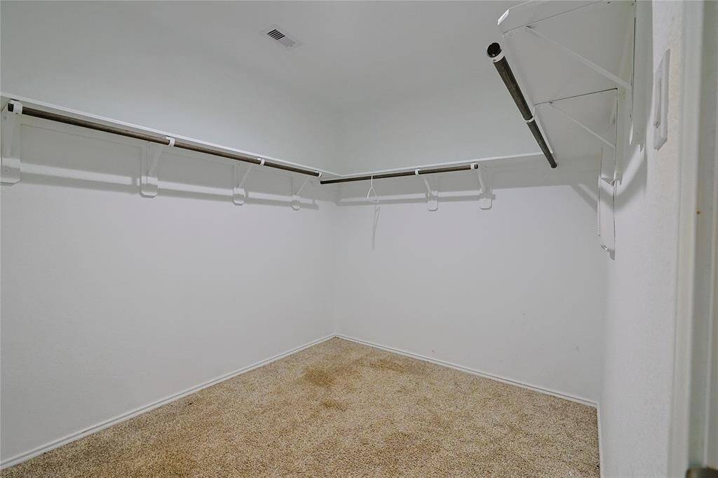 Master  Walk-in closet