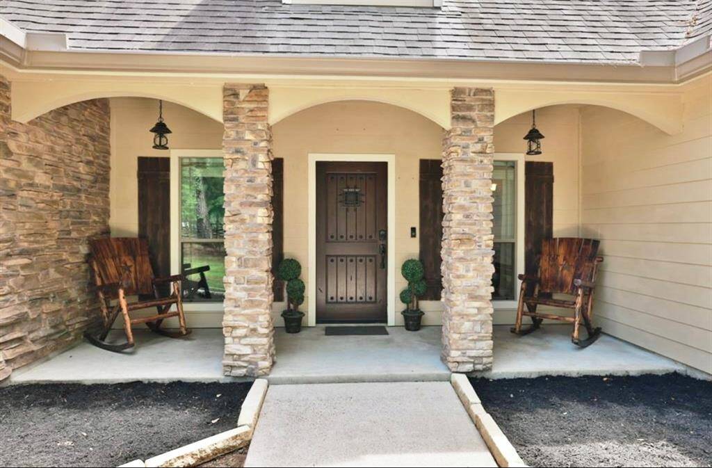 Would any country property be complete without the quintessential front porch?  It's the perfect place to greet family and friends, sip a cold glass of sweet tea in the afternoons, and enjoy the stars on a clear Texas evening.