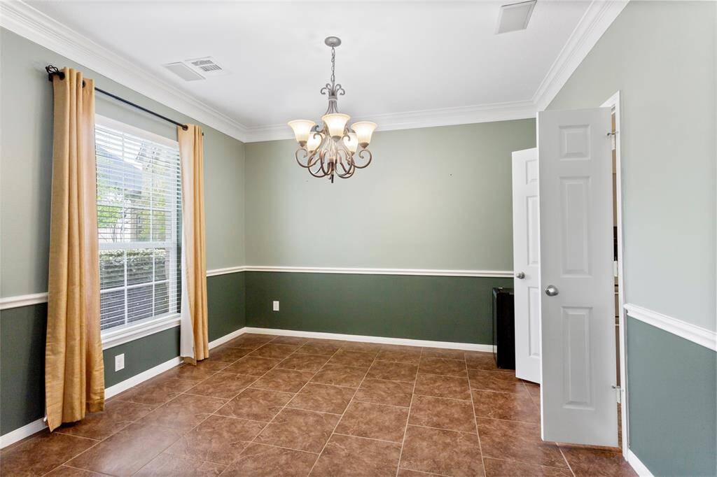 Dining Room adjacent to the kitchen