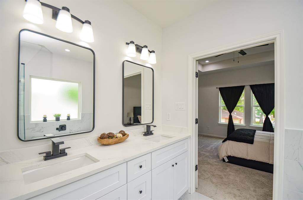 No need to worry, you have two separate vanity basins that make it convenient for two to get ready in the morning.