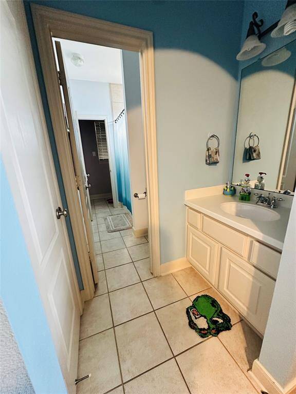 Jack and Jill bathroom between Bedroom #2 and Bedroom #3