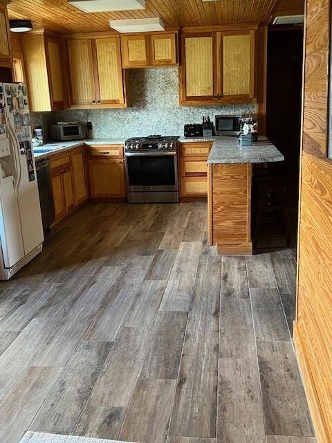 902 Hidden Valley