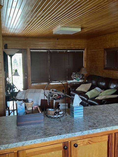 902 Hidden Valley
