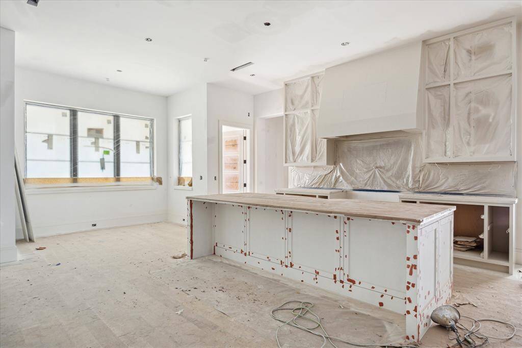 Start your day in this light filed breakfast space overlooking the backyard.