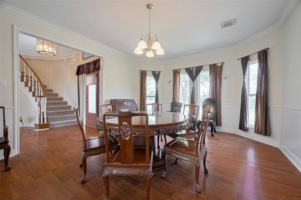 Formal dining room