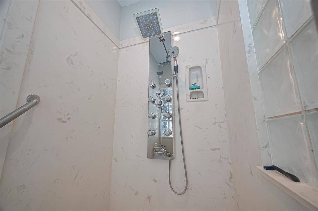 Steam shower in primary bath