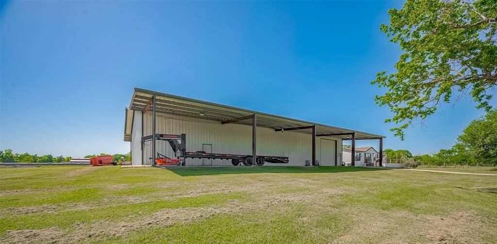 Huge workshop +/- 5000 sq. ft